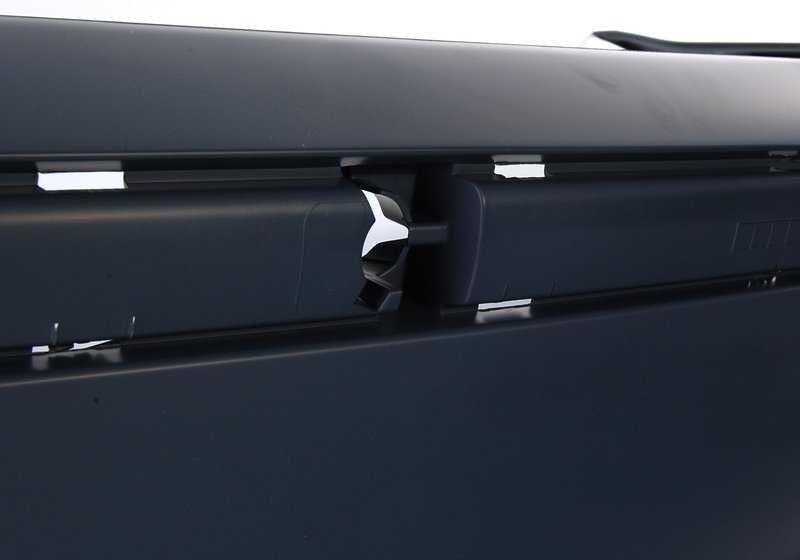 Capa de para-choque traseiro preparada para BMW Série 3 E46 (OEM 51127030591). BMW originais.