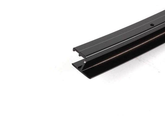 Embellecedor guía ventana derecha OEM 51348160974 para BMW E46 {316i AL11, AL12, AL21, AL22, AL51, AN72, AN82, AY11, AY31, AY32}. Original BMW.