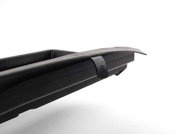 Compuerta de aire inferior pasiva OEM 51117178119 para BMW E60, E61. Pieza original BMW.