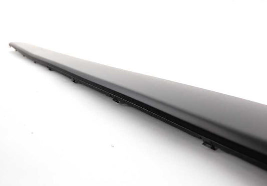 Moulage latéral OEM 51121944184 pour la série BMW 5 E34. BMW d'origine.