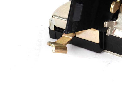 Cerradura trasera izquierda OEM 51228122419 para BMW E36. Original BMW.