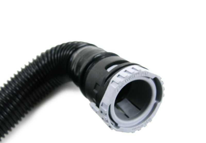 Tubo de descarga de aire OEM 11657556555 para BMW E82, E88, E90, E91, E92, E93. Original BMW.