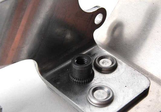 Soporte sensor de nivel de suspensión derecho OEM 37146781061 para BMW E60, E61, E63, E64. Original BMW.