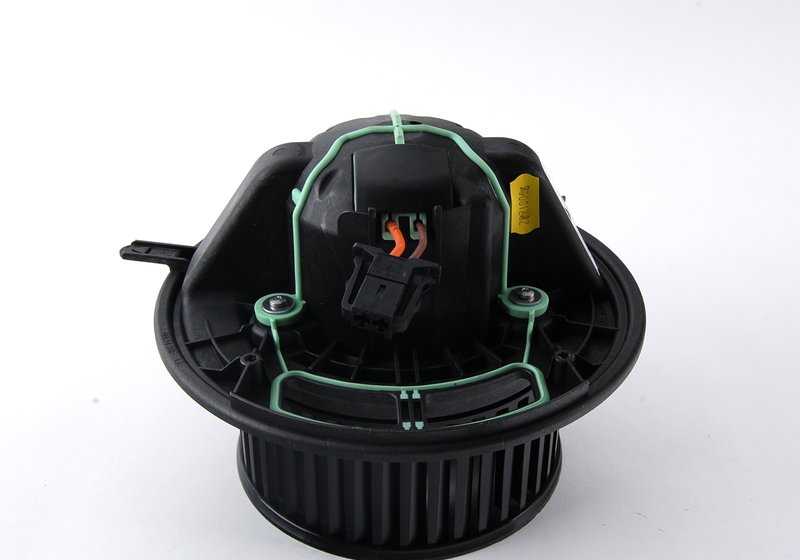 BMW Fan 1 E81, E82, E87, E88, Serie 3 E90, E91, E92, E93, X1 E84, X3 F25, X4 F26, Z4 E89 (OEM 64119227670). BMW originale