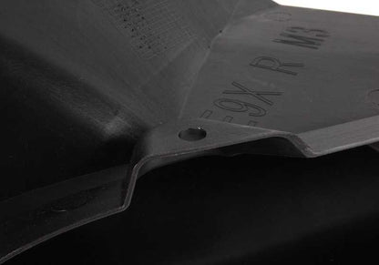 Conducto de aire derecho OEM 51747900824 para BMW E90, E92, E93. Original BMW.
