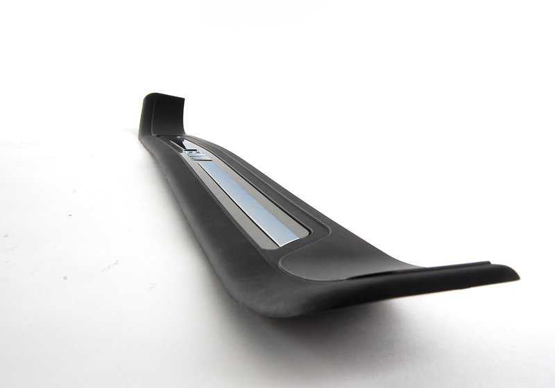Embellecedor de entrada delantero derecho OEM 51478159934 para BMW Serie 5 E39 520i, 523i, 528i, 525d. Original BMW.