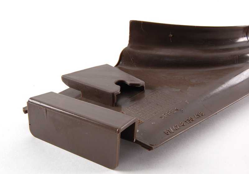 Moldura entrada puerta derecha OEM 51478151398 para BMW E36 {316i, 318is, 320i}. Color pergamino oscuro. Recambio original BMW.
