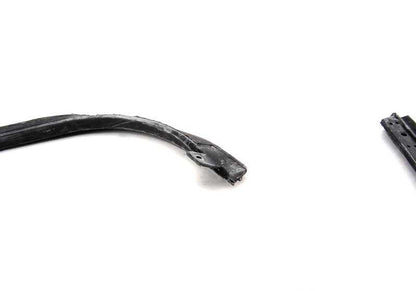 Junta de puerta trasera derecha OEM 51221888214 para BMW E30. Original BMW.