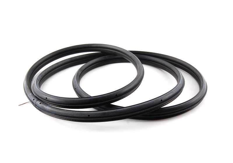 Cantonera delantera derecha OEM 51723451666 para BMW X3 E83, E83 LCI. Original BMW.