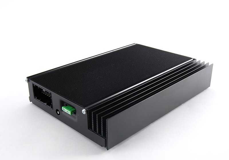 Amplificador sistema de sonido Hi-Fi OEM 65126963304 para BMW X3 E83 y Z4 E85. Mejora de audio original BMW para máxima calidad de sonido.