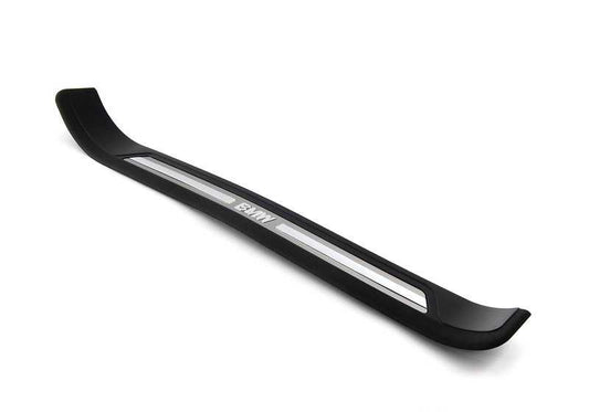 Embellecedor de entrada delantero derecho OEM 51478159934 para BMW Serie 5 E39 520i, 523i, 528i, 525d. Original BMW.