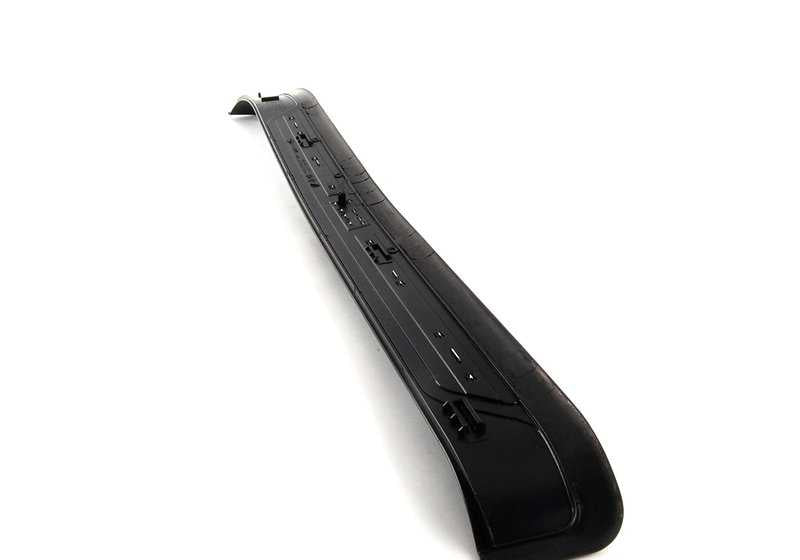 Embellecedor de entrada delantero derecho OEM 51478159934 para BMW Serie 5 E39 520i, 523i, 528i, 525d. Original BMW.