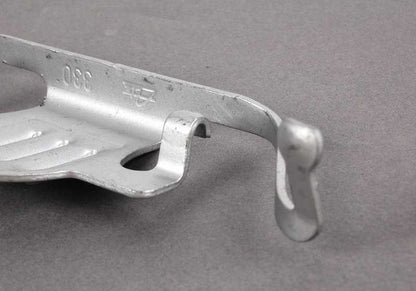 Tubo de ventilación del depósito OEM 13907837661 para BMW E46 M3, M3 CSL y Z3 M (E36). Original BMW.