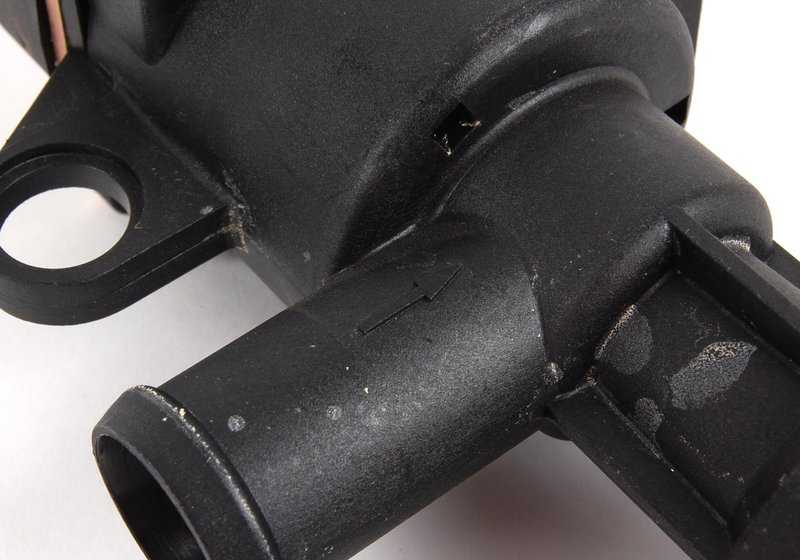 Válvula de agua calefacción OEM 64111373188 para BMW E28. Original BMW.