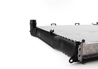 Radiador de refrigeración OEM 17101439101 para BMW X5 E53. Original BMW.