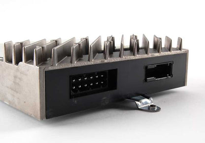 Amplificador HiFi OEM 65128374535 para BMW Serie 5 E39. Repuesto original BMW.
