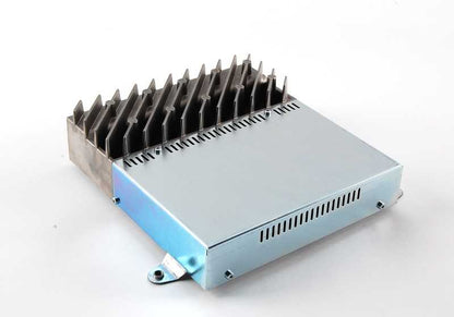 Amplificador HiFi OEM 65128374535 para BMW Serie 5 E39. Repuesto original BMW.