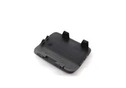 Tapa gancho remolque imprimada OEM 51127208599 para BMW Serie 1 E82, E88, 118d, 120d, 120i. Compatible con modelos desde 2007 a 2013. Repuesto original BMW.