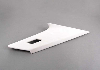 Embellecedor columna trasera izquierda OEM 51438160253 para BMW E31 (Serie 8). Color gris plata claro. Original BMW.