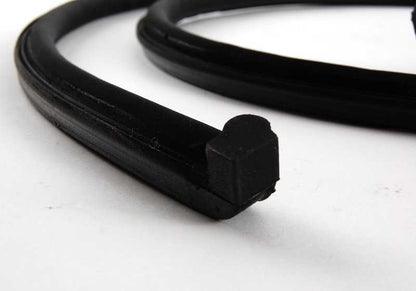Junta de sellado OEM 51712230857 para BMW E30 (318i, 320i) con motores M40 y M20. Compatible con versiones manuales y automáticas. Original BMW.