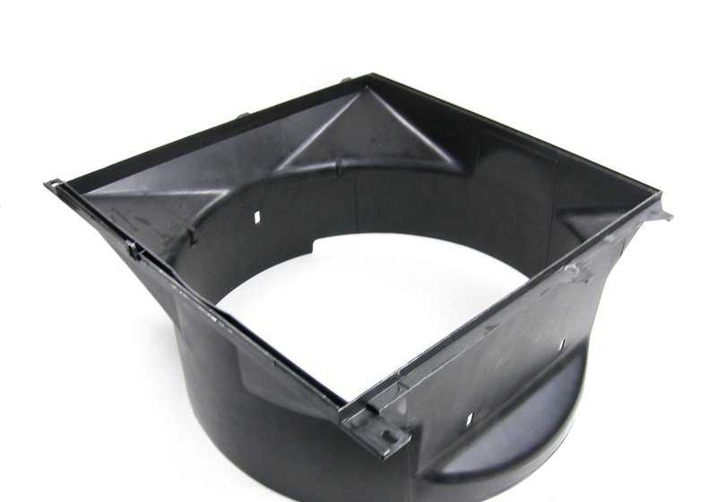 Lüftergehäuse mit Flossen für BMW E36 (OEM 17111723067). Original BMW