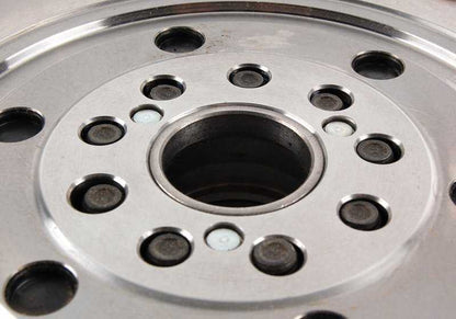 Volante de Doble Masa para BMW E60, E61N, E63, E64 (OEM 21212229955). Original BMW