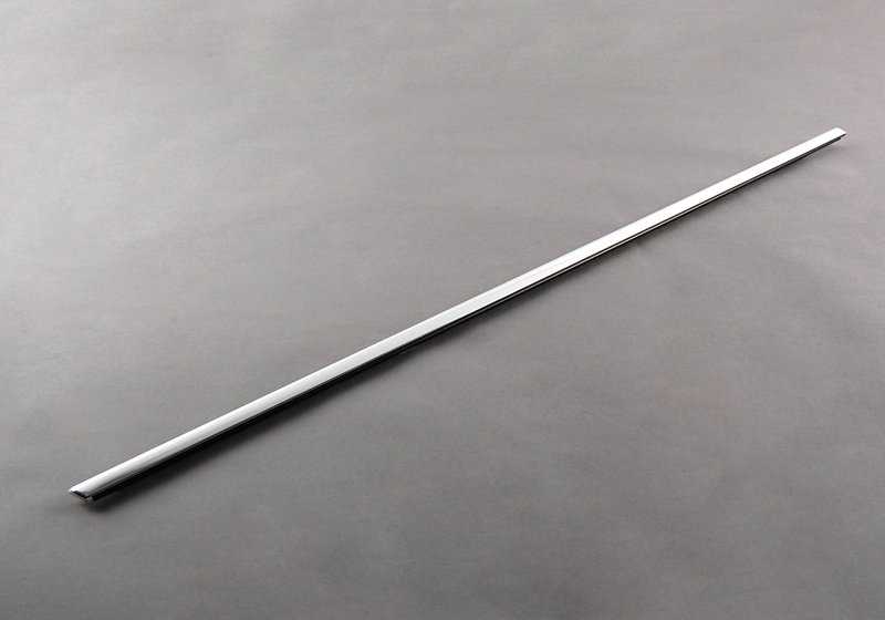 Cubierta pozo exterior derecha OEM 51348194760 para BMW Serie 3 E46 (1998-2004). Original BMW.