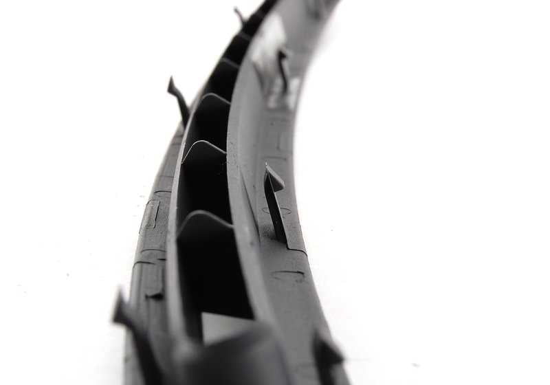 OM 64228173068 RIGHT UPPER COVER FOR BMW E36. Original BMW.