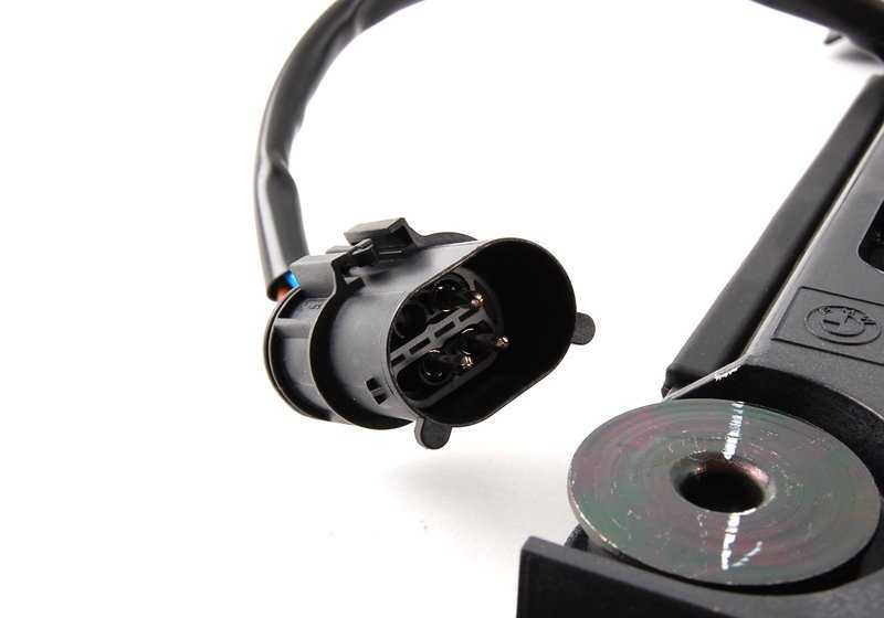 Ventilador adicional OEM 64546921395 para BMW E39 520i (M52) con cambio manual o automático. Compatible con modelos fabricados entre 1996 y 2003. Original BMW.