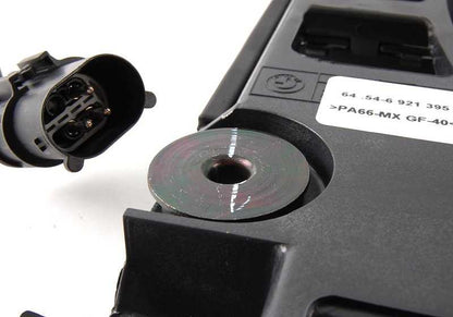 Ventilador adicional OEM 64546921395 para BMW E39 520i (M52) con cambio manual o automático. Compatible con modelos fabricados entre 1996 y 2003. Original BMW.