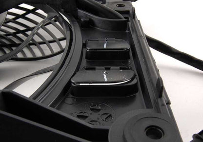 Ventilador adicional OEM 64546921395 para BMW E39 520i (M52) con cambio manual o automático. Compatible con modelos fabricados entre 1996 y 2003. Original BMW.