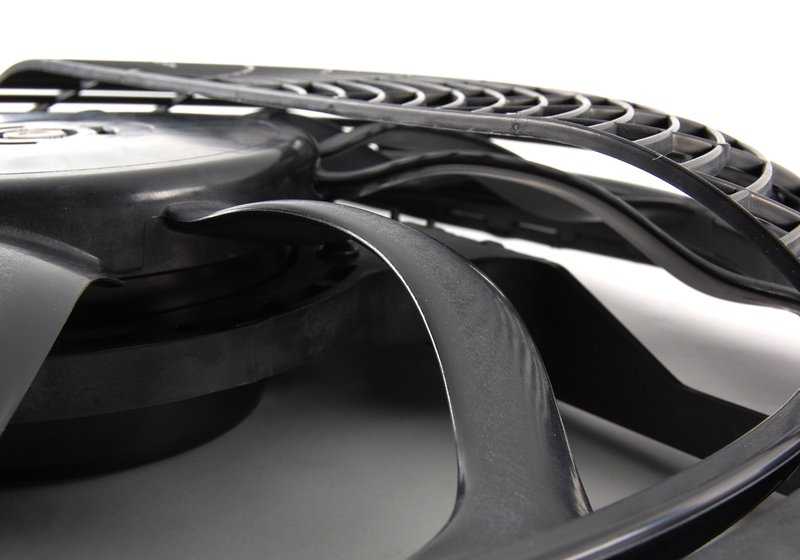 Ventilador adicional OEM 64546921395 para BMW E39 520i (M52) con cambio manual o automático. Compatible con modelos fabricados entre 1996 y 2003. Original BMW.