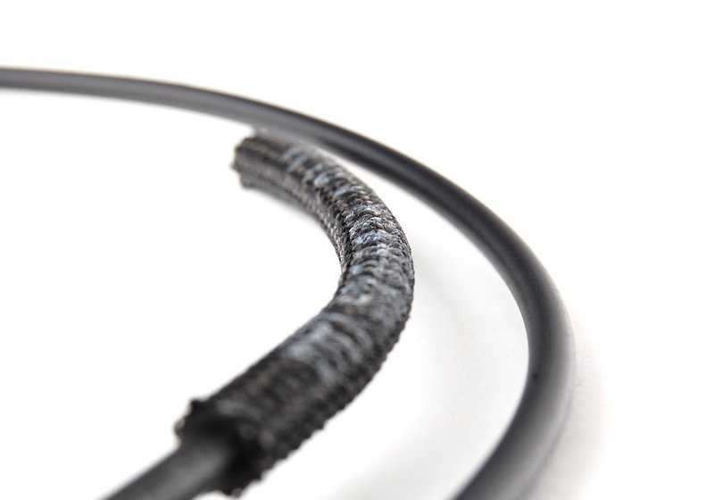 Tube à vide OEM 11727574490 pour BMW E36, E46, E39, E38, E53, Z3. BMW d'origine. Idéal si vous devez remplacer le tube du système à vide dans votre BMW.