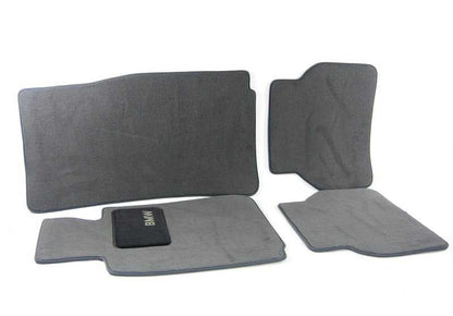 Alfombrillas de velours delanteras y traseras OEM 51478204020 para BMW Serie 5 E39 Berlina y Touring. Original BMW.