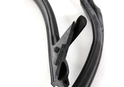 Junta izquierda OEM 51711970501 para BMW E31 {840Ci, 840i, 850CSi}. Original BMW.
