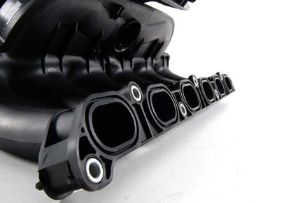 Tubo de admisión OEM 11617559523 para BMW E81, E82, E87, E88, E90, E91, E92, E93, E60, E61, E63, E64, E65, E66, E84, E83, E70, E85, E86, E89. Original BMW.
