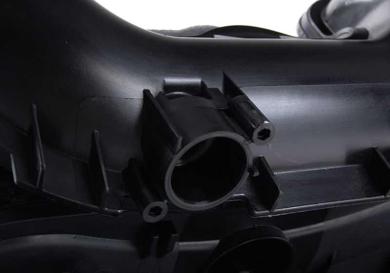 Tubo de admisión OEM 11617559523 para BMW E81, E82, E87, E88, E90, E91, E92, E93, E60, E61, E63, E64, E65, E66, E84, E83, E70, E85, E86, E89. Original BMW.