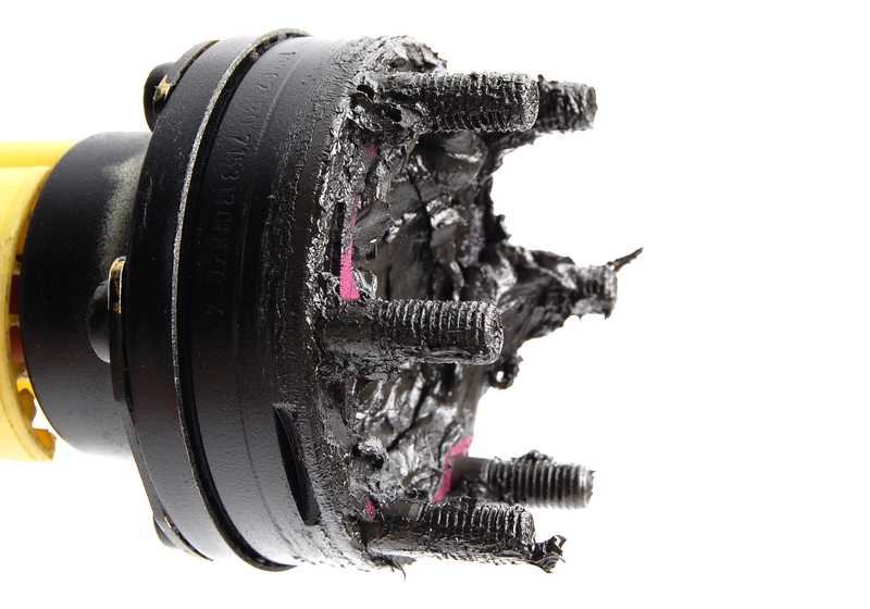 Eje de transmisión para BMW E31. OEM 26111226680. Original BMW.