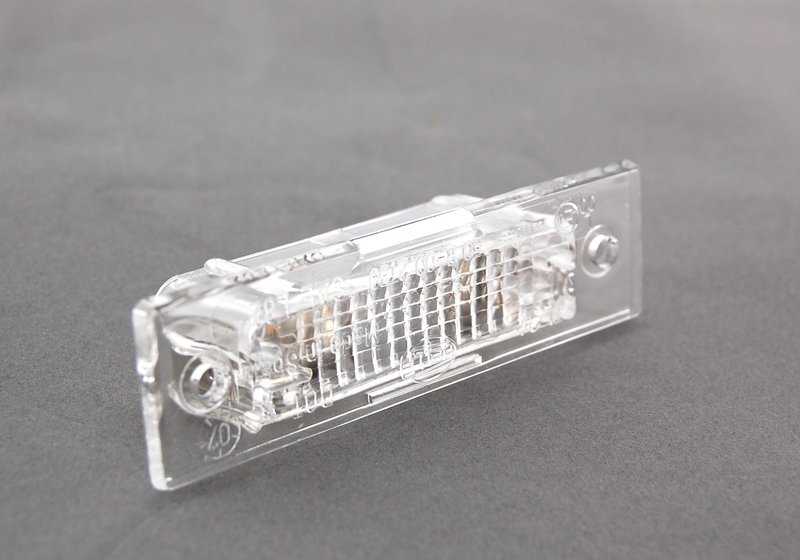 Luz de matrícula para BMW E30, E12, E28, E24, E23 (OEM 63261372763). Original BMW