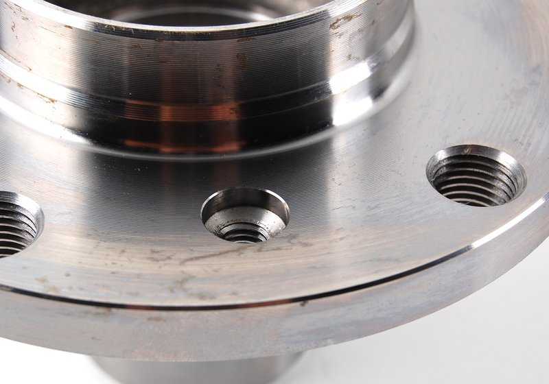 Brida de transmisión OEM 31206756256 para BMW E53. Original BMW.
