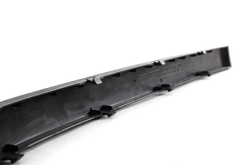 Mormatura posteriore destra OEM 51128159378 per la serie BMW 5 E39. BMW esterno originale. Ideale per sostituire lo stampaggio danneggiato senza conoscenza meccanica.