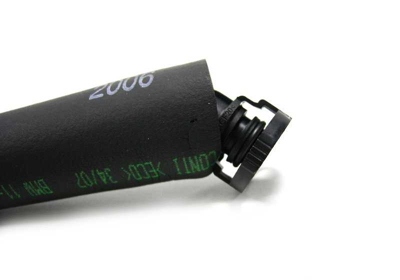 OEM 11157532628 Tube de ventilation du moteur pour BMW X5 E53 3.0i avec moteur M54. Compatible avec les modèles fabriqués entre 2000 et 2006. BMW original.