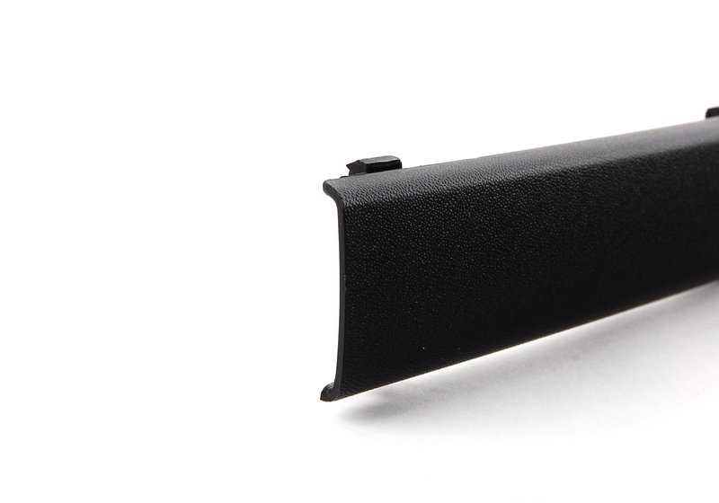 Moldura paragolpes delantera derecha OEM 51118159352 para BMW E39 520d, 520i. Compatible con modelos fabricados entre 1996 y 2003. Original BMW.