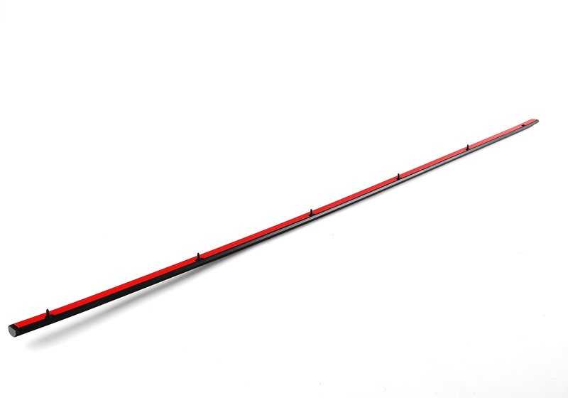 Moldura lateral puerta delantera izquierda OEM 51138402649 para BMW X5 E53 (modelos 3.0d y 3.0i) con cambio manual o automático. Apta para versiones de 2001 a 2006. Recambio original BMW.