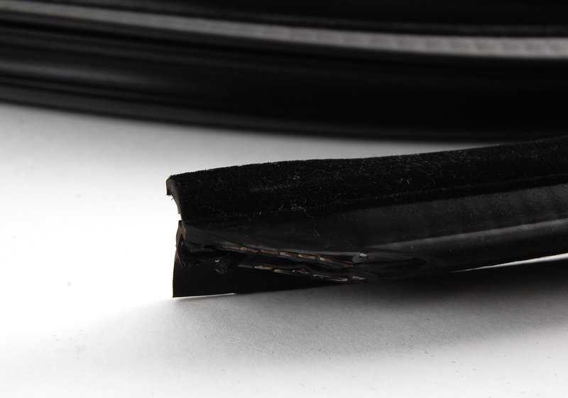 Junta de marco de techo derecho OEM 51718174758 para BMW E36 {316i}. Original BMW.