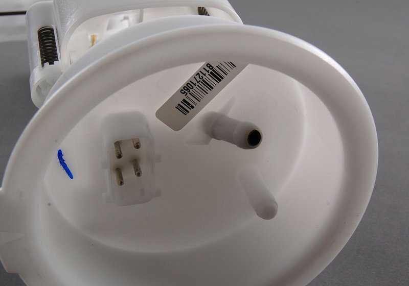 Unidad de suministro de combustible derecha OEM 16116755043 para BMW X5 E53. Original BMW.