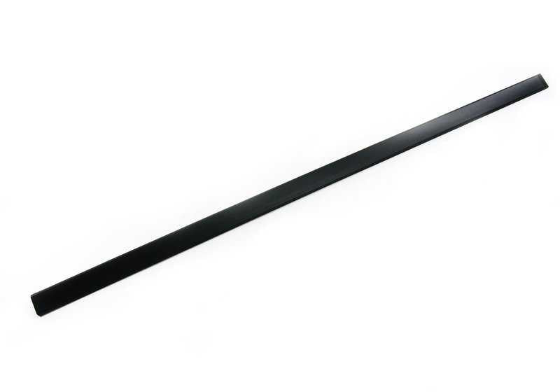 Moldura lateral puerta delantera derecha OEM 51138159296 para BMW E39 520d, 520i. Color negro. Compatible con modelos de 1996 a 2003. Original BMW.