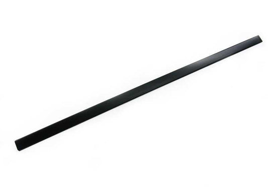 Moldura lateral puerta delantera derecha OEM 51138159296 para BMW E39 520d, 520i. Color negro. Compatible con modelos de 1996 a 2003. Original BMW.
