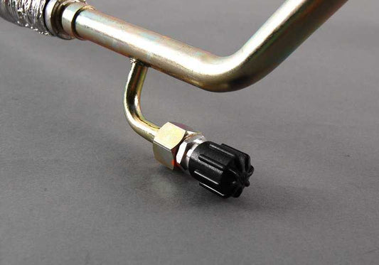Tubería de succión del evaporador al compresor OEM 64538391051 para BMW E30 316i (todos los modelos con motor M10). Original BMW.