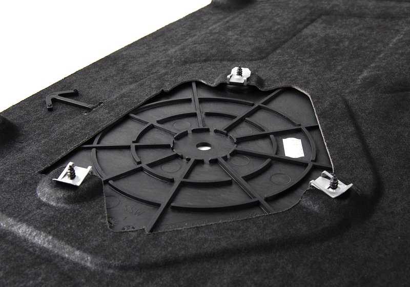 Cubrecárter central OEM 51757138612 para BMW E60 y E61. Original BMW.